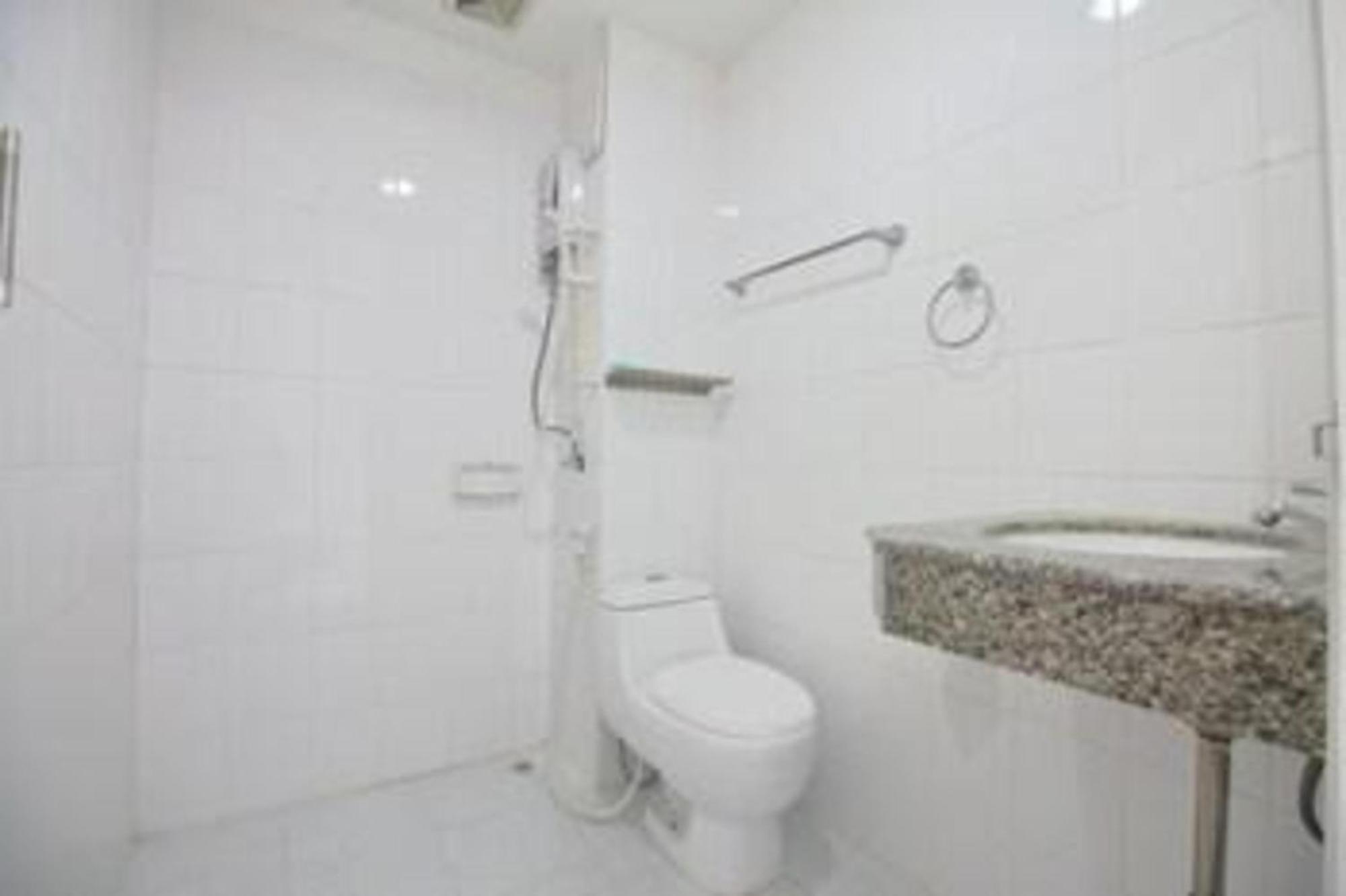 Super Oyo 498 Ladawan Villa Μπανγκόκ Εξωτερικό φωτογραφία